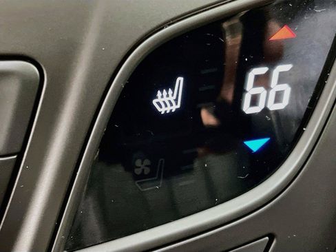 Used 2020 Buick Envision Essence w/ Experience Buick Package AWD/4WD image 16