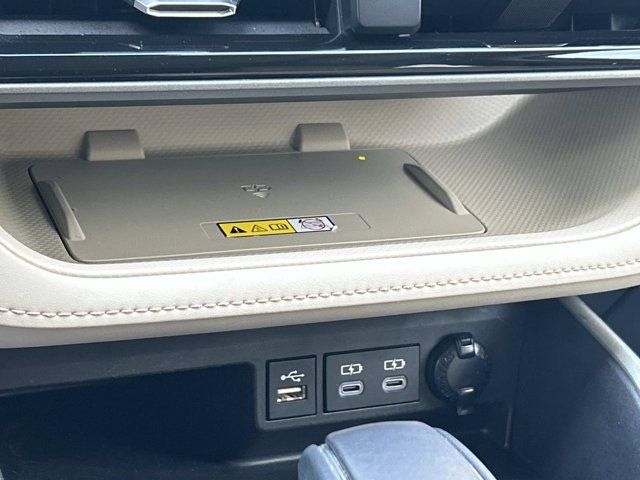 Used 2023 Toyota Highlander XLE AWD/4WD image 38