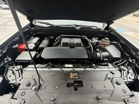 Used 2024 Chevrolet Colorado LT image 28