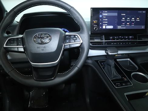 Certified 2026 Toyota Sienna XSE AWD/4WD image 26