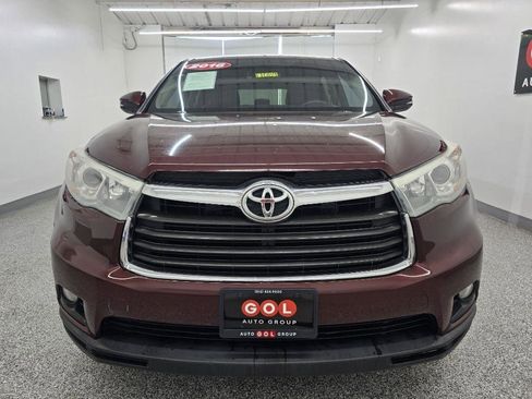 Used 2016 Toyota Highlander Plus FWD image 2
