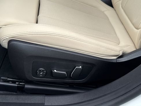 Used 2025 BMW 330i Sedan w/ Convenience Package RWD image 24