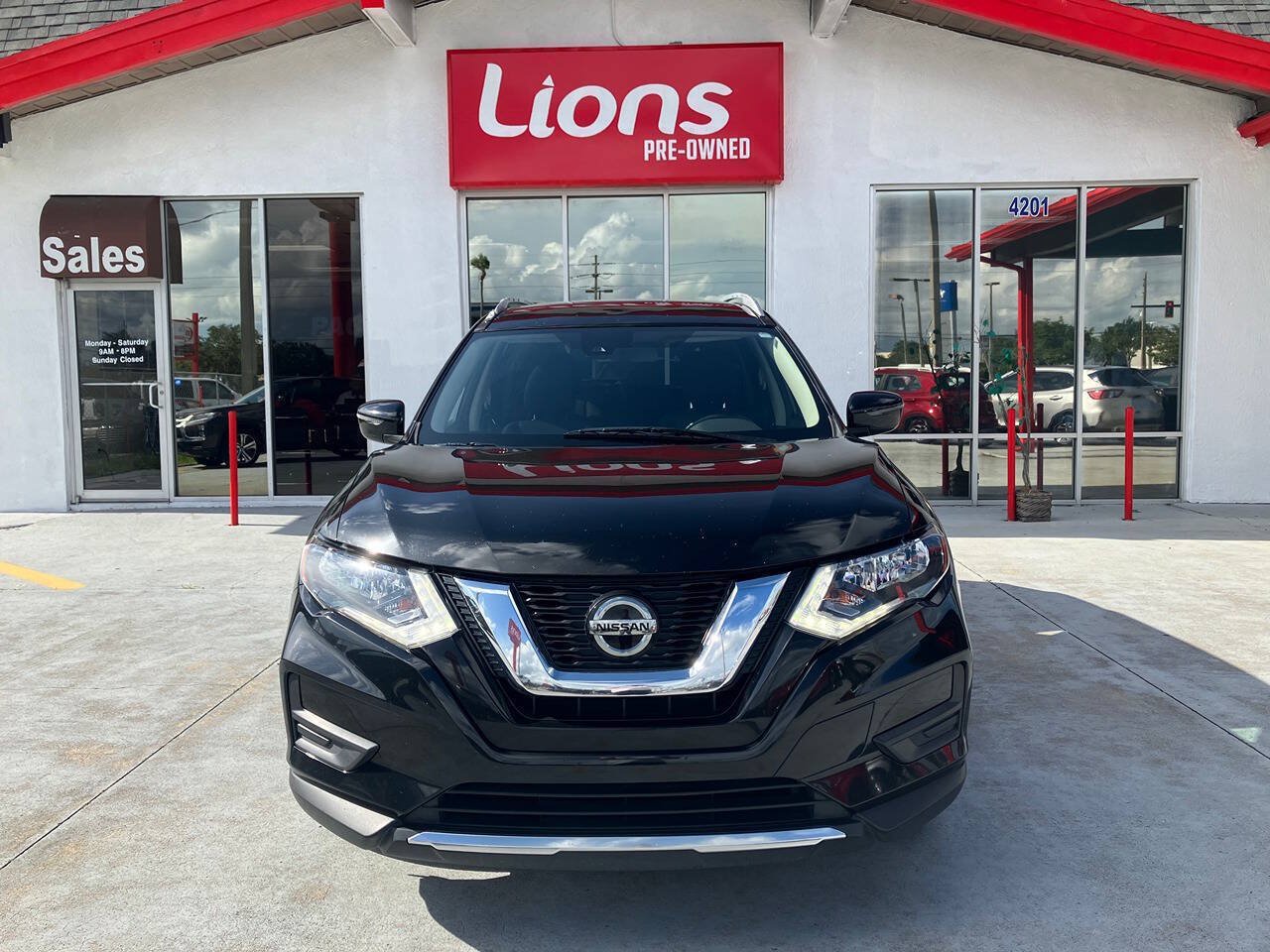 Used 2020 Nissan Rogue SV FWD image 20