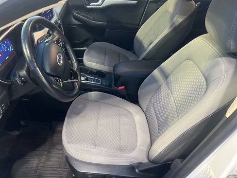 Used 2020 Ford Escape SE Sport image 9