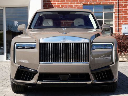 New 2026 Rolls-Royce Cullinan AWD/4WD image 5