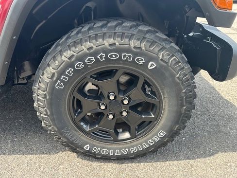 Used 2021 Jeep Gladiator Sport image 32