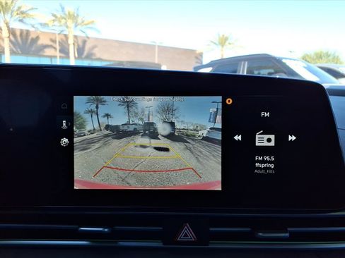 Certified 2025 Hyundai Elantra SEL image 21