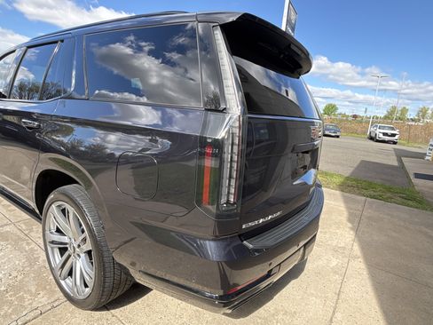 Used 2025 Cadillac Escalade Sport Platinum AWD/4WD image 21