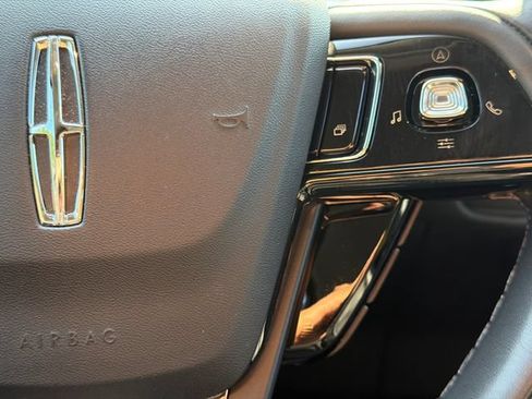 Used 2022 Lincoln Corsair Reserve w/ Luxury Package AWD/4WD image 29