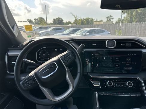 Used 2025 GMC Sierra 2500 Denali AWD/4WD image 12