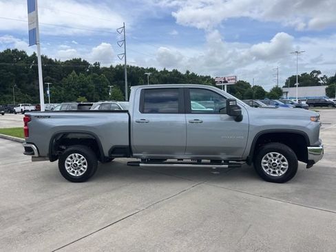 Used 2025 Chevrolet Silverado 2500 LT w/ Convenience Package AWD/4WD image 11