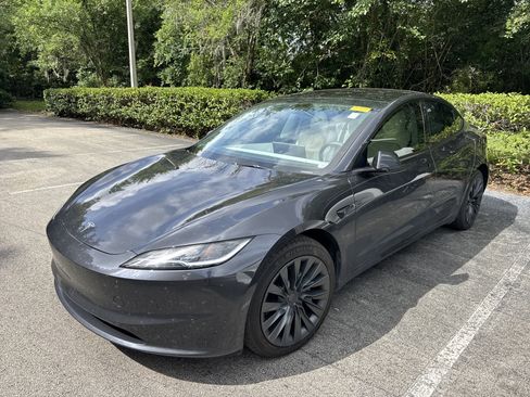 Used 2025 Tesla Model 3 Long Range RWD image 1