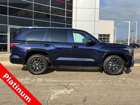 Used 2025 Toyota Sequoia Platinum AWD/4WD image 2
