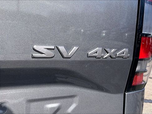 Used 2024 Nissan Frontier SV image 26