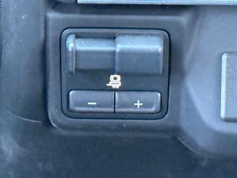 Used 2022 Chevrolet Silverado 2500 Custom w/ Custom Value Package AWD/4WD image 22