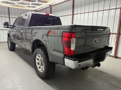 Used 2017 Ford F250 Lariat w/ Chrome Package AWD/4WD image 4