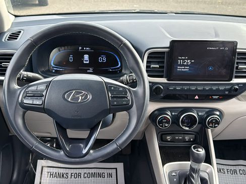 Used 2023 Hyundai Venue Limited image 25