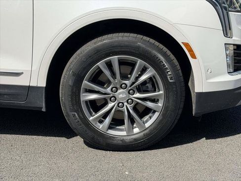 Used 2022 Cadillac XT5 Premium Luxury w/ Technology Package AWD/4WD image 8
