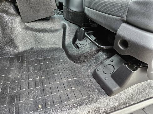 Used 2011 Ford F450 XL w/ PWR Equipment Group image 24