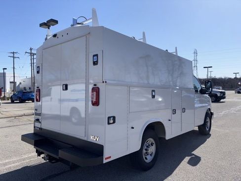 New 2024 Chevrolet Express 3500 RWD image 4