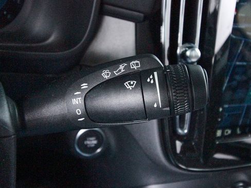 Certified 2025 Volvo XC40 B5 Plus image 19