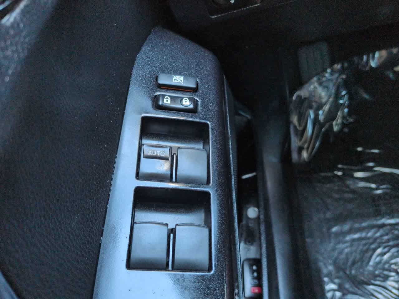 Used 2018 Toyota RAV4 XLE FWD image 22