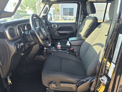 Used 2020 Jeep Gladiator Sport w/ Quick Order Package 24S image 12