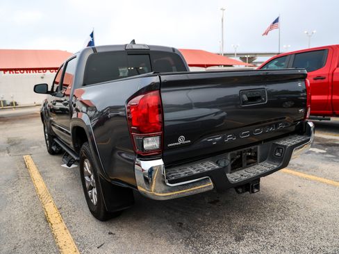 Used 2018 Toyota Tacoma SR5 RWD image 10