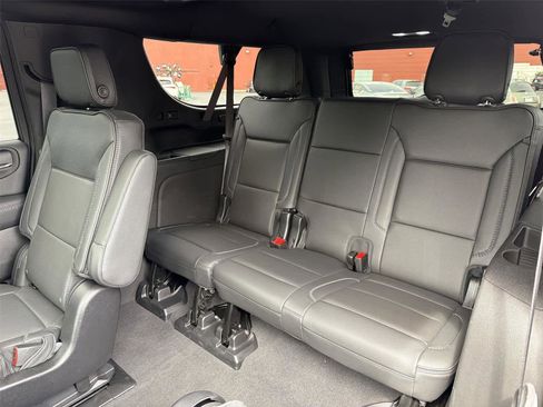 Used 2023 GMC Yukon XL Denali w/ Advanced Technology Package AWD/4WD image 42