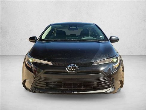 Used 2023 Toyota Corolla LE FWD image 2