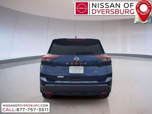 Used 2024 Nissan Rogue SV w/ SV Premium Package image 4