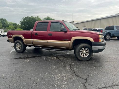 Used 2004 Chevrolet Silverado 2500 LT w/ Skid Plate Package AWD/4WD image 2