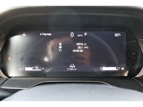 Used 2025 Jeep Grand Cherokee Altitude RWD image 16