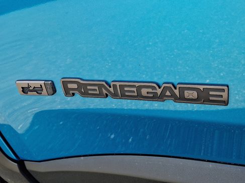 Used 2021 Jeep Renegade Latitude image 30