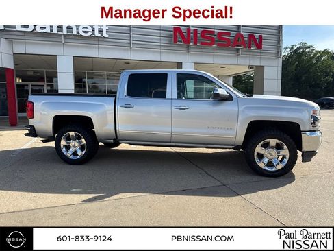 Used 2018 Chevrolet Silverado 1500 LTZ w/ Sport Package AWD/4WD image 5