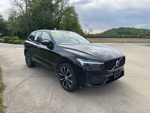 Used 2024 Volvo XC60 B5 Plus AWD/4WD image 3