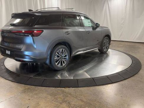 Certified 2026 INFINITI QX60 Luxe w/ Family Package image 8