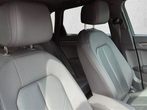 Used 2023 Audi Q3 2.0T Premium image 22