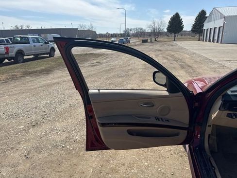 Used 2011 BMW 328i xDrive Sedan image 10