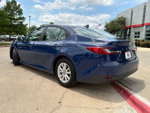 Used 2025 Toyota Camry LE FWD image 8