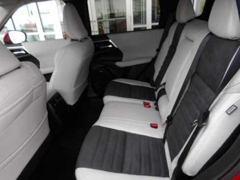 New 2026 Mitsubishi Outlander SE AWD/4WD image 16