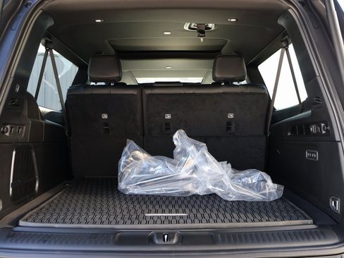 New 2025 Jeep Wagoneer L Series II image 15