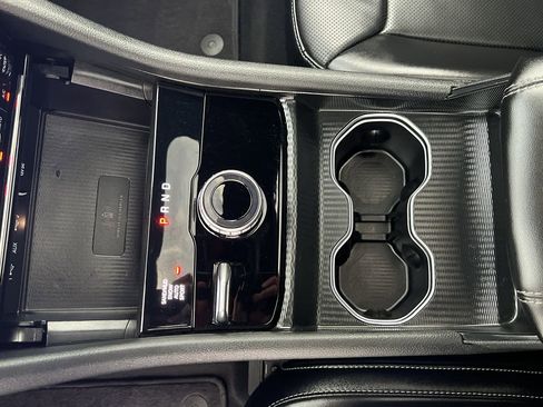 Used 2024 Jeep Grand Cherokee Limited w/ Luxury Tech Group II image 23