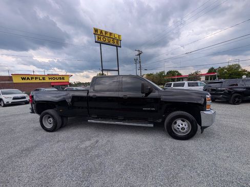 Used 2018 Chevrolet Silverado 3500 W/T RWD image 4