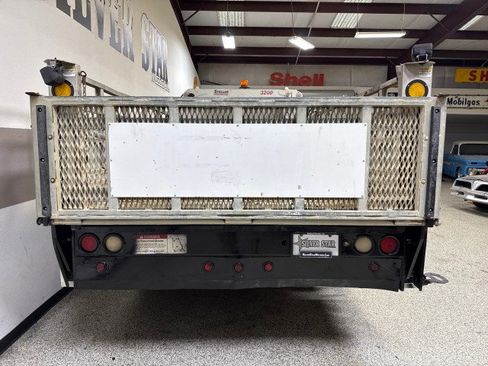 Used 2011 Ford F550 2WD Regular Cab Super Duty w/ Payload Upgrade Pkg image 32