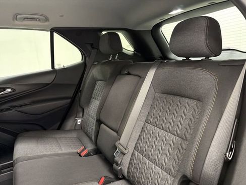 Used 2022 Chevrolet Equinox LT w/ Driver Convenience Package image 17