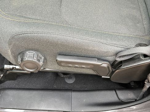 Used 2025 Jeep Wrangler Sport S image 24