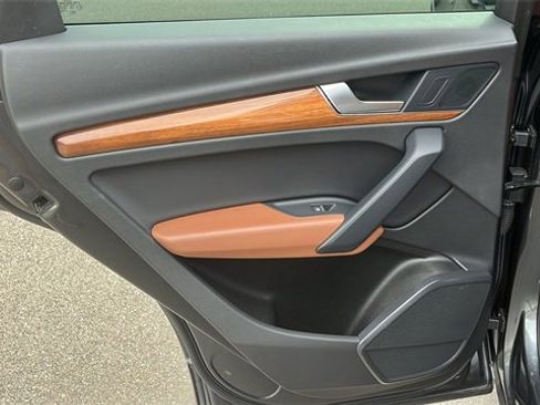 Used 2022 Audi Q5 e Premium image 19