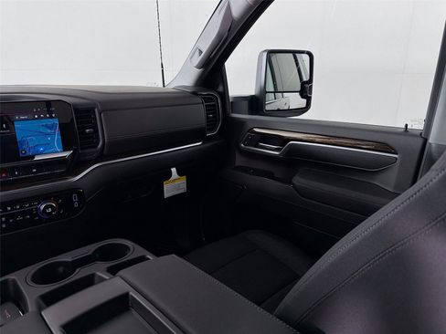 New 2026 GMC Sierra 2500 SLE w/ SLE Value Package; AWD/4WD image 24