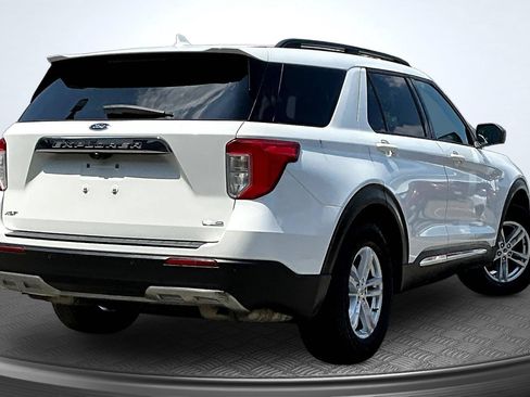 Used 2020 Ford Explorer XLT w/ Equipment Group 202A AWD/4WD image 6